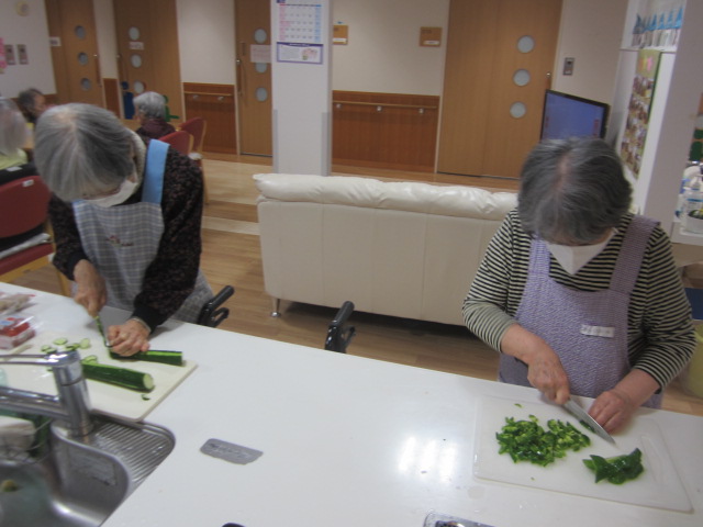 昼食作り