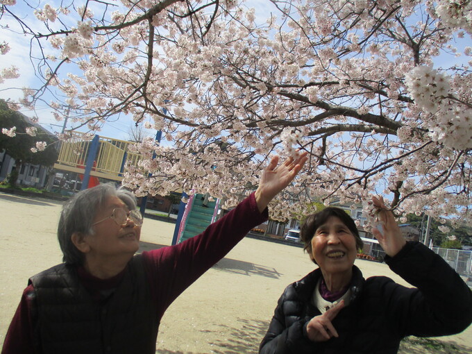 近くの公園へ散歩☀