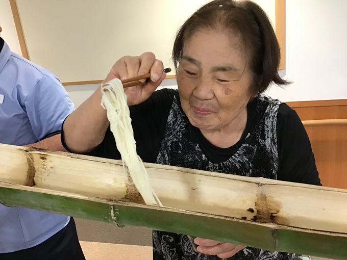 流しそうめん