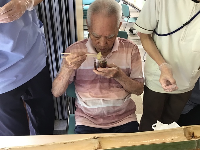 流しそうめん