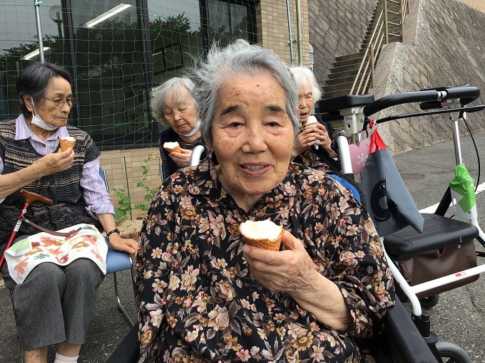 外気浴～アイスクリームを添えて～