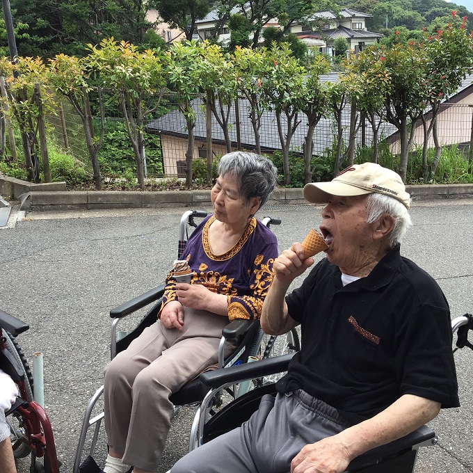 外気浴～アイスクリームを添えて～