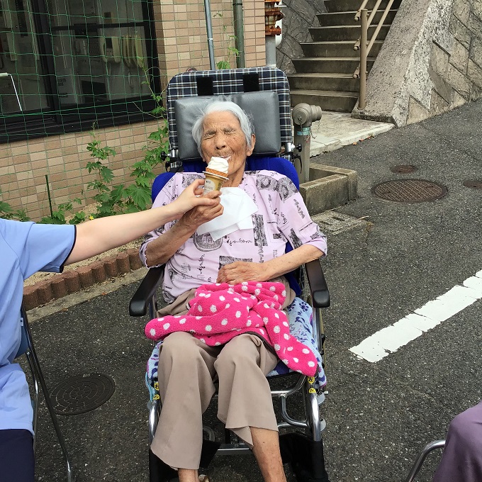 外気浴～アイスクリームを添えて～