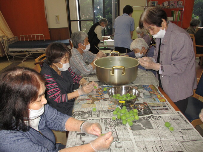 デイサービス　☆梅ジュース作り①☆彡