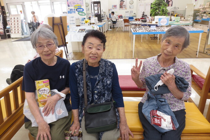 デイサービス　☆お買い物ツアー☆彡③