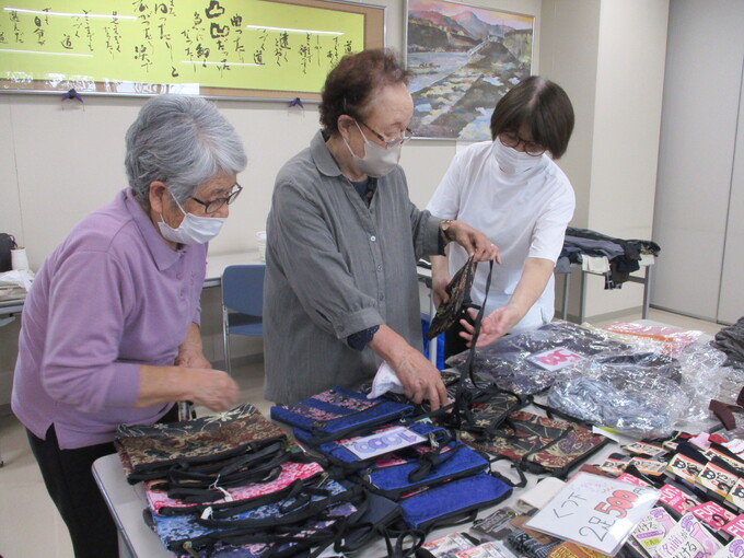 洋服の移動販売①